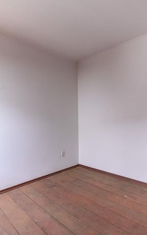 Casa à venda com 340m², 4 quartos e 4 vagas Casa à venda com 340m², 4 quartos e 4 vagasQuarto 1
