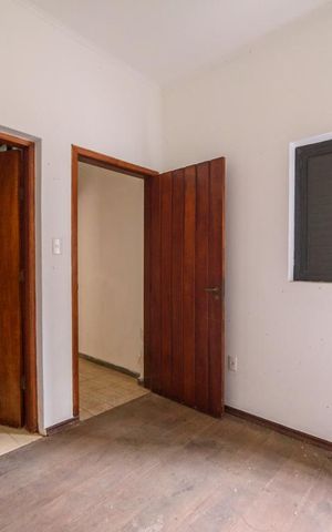 Casa à venda com 340m², 4 quartos e 4 vagas Casa à venda com 340m², 4 quartos e 4 vagasQuarto de Serviço