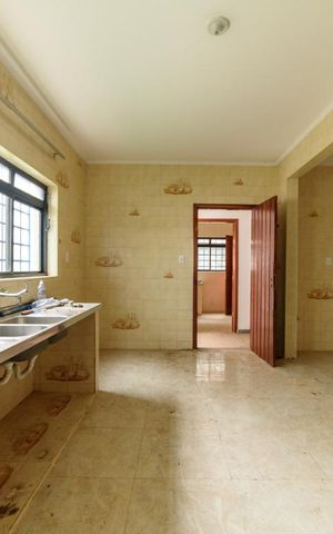 Casa à venda com 340m², 4 quartos e 4 vagas Casa à venda com 340m², 4 quartos e 4 vagasCozinha