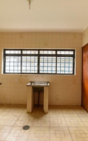Casa à venda com 340m², 4 quartos e 4 vagas Casa à venda com 340m², 4 quartos e 4 vagasÁrea de Serviço