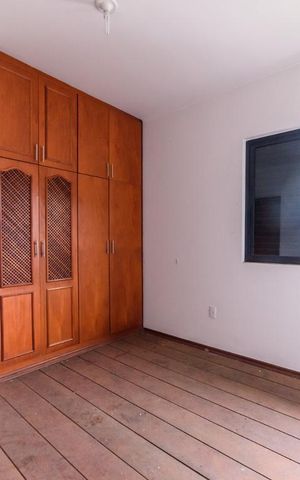 Casa à venda com 340m², 4 quartos e 4 vagas Casa à venda com 340m², 4 quartos e 4 vagasQuarto 1