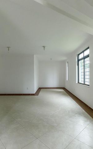 Casa à venda com 340m², 4 quartos e 4 vagas Casa à venda com 340m², 4 quartos e 4 vagasSala 2