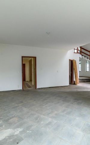 Casa à venda com 340m², 4 quartos e 4 vagas Casa à venda com 340m², 4 quartos e 4 vagasSala 1