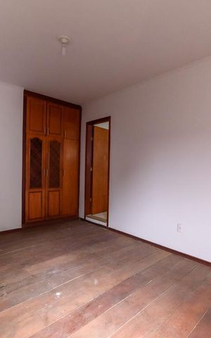 Casa à venda com 340m², 4 quartos e 4 vagas Casa à venda com 340m², 4 quartos e 4 vagasSuíte
