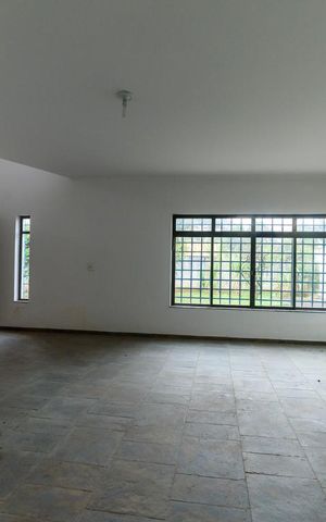 Casa à venda com 340m², 4 quartos e 4 vagas Casa à venda com 340m², 4 quartos e 4 vagasSala 1