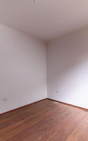 Casa à venda com 340m², 4 quartos e 4 vagas Casa à venda com 340m², 4 quartos e 4 vagasQuarto 2