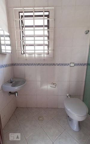 Casa à venda com 120m², 3 quartos e 3 vagas Casa à venda com 120m², 3 quartos e 3 vagasBanheiro