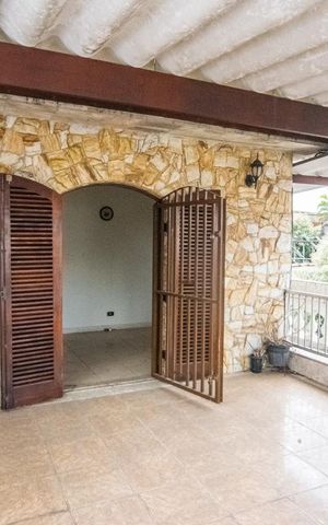 Casa à venda com 110m², 3 quartos e 2 vagas Casa à venda com 110m², 3 quartos e 2 vagasSuíte