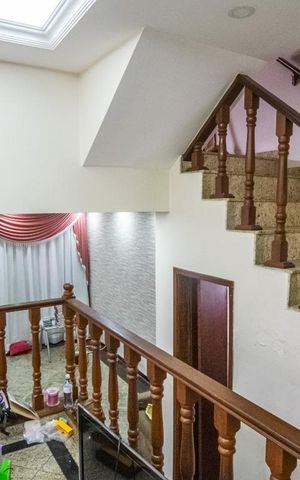Casa à venda com 110m², 3 quartos e 2 vagas Casa à venda com 110m², 3 quartos e 2 vagasSala