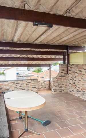 Casa à venda com 110m², 3 quartos e 2 vagas Casa à venda com 110m², 3 quartos e 2 vagasÁrea de Churrasqueira