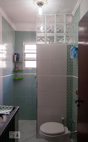 Casa à venda com 322m², 4 quartos e 4 vagas Casa à venda com 322m², 4 quartos e 4 vagasBanheiro 2