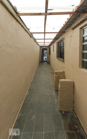 Casa à venda com 125m², 3 quartos e 2 vagas Casa à venda com 125m², 3 quartos e 2 vagasCorredor