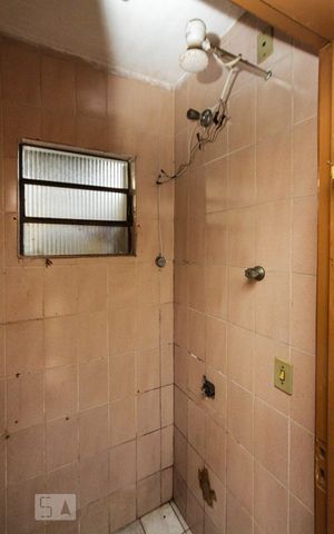 Casa à venda com 125m², 3 quartos e 2 vagas Casa à venda com 125m², 3 quartos e 2 vagasBanheiro de Serviço
