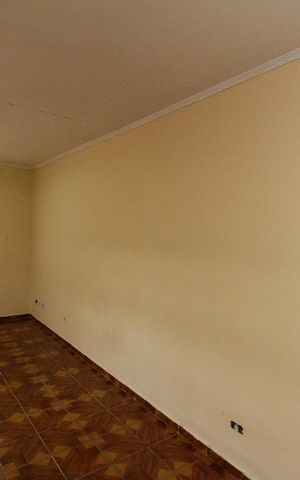 Casa à venda com 125m², 3 quartos e 2 vagas Casa à venda com 125m², 3 quartos e 2 vagasSala