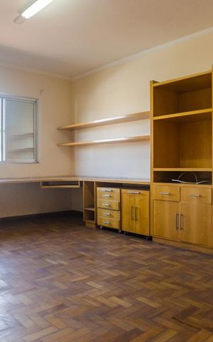 Casa à venda com 400m², 4 quartos e 4 vagasSuíte 2