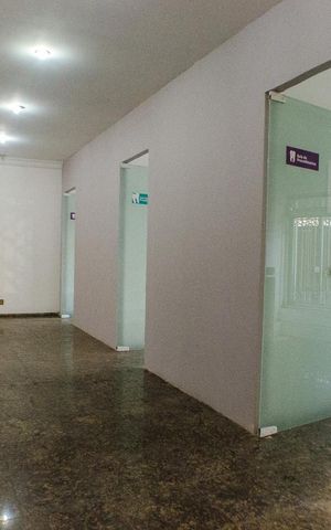 Casa à venda com 400m², 4 quartos e 4 vagasSalas com divisórias removíveis