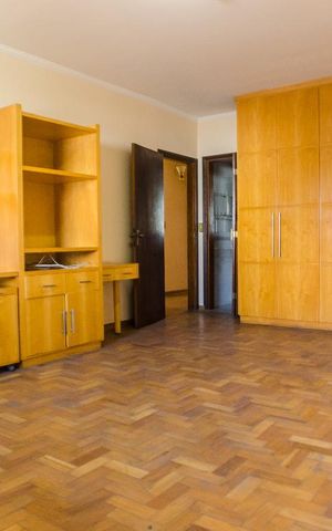 Casa à venda com 400m², 4 quartos e 4 vagasSuíte 2