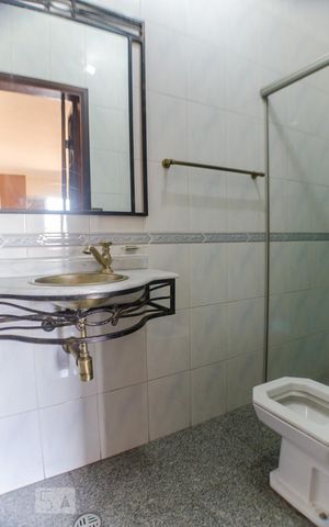 Casa à venda com 400m², 4 quartos e 4 vagasBanheiro da Suíte 2