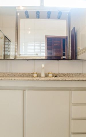 Casa à venda com 400m², 4 quartos e 4 vagasBanheiro da Suíte 3