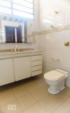 Casa à venda com 400m², 4 quartos e 4 vagasBanheiro da Suíte 3