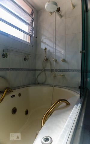 Casa à venda com 400m², 4 quartos e 4 vagasDetalhe