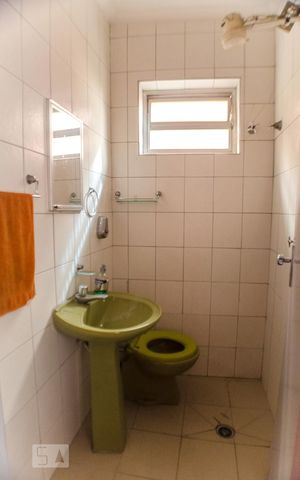 Casa à venda com 400m², 4 quartos e 4 vagasBanheiro de Serviço