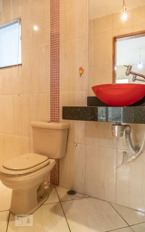 Casa à venda com 287m², 3 quartos e 6 vagas Casa à venda com 287m², 3 quartos e 6 vagasBanheiro da Suíte 2