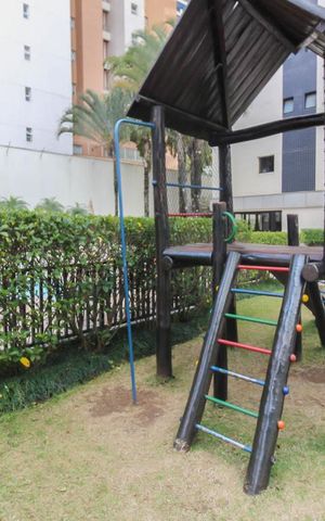 Apartamento para alugar com 128m², 3 quartos e 3 vagas Apartamento para alugar com 128m², 3 quartos e 3 vagasÁrea Comum - Playgroud