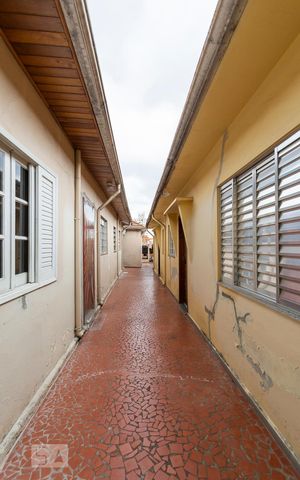 Casa à venda com 400m², 4 quartos e 6 vagasCORREDOR EXTERNO
