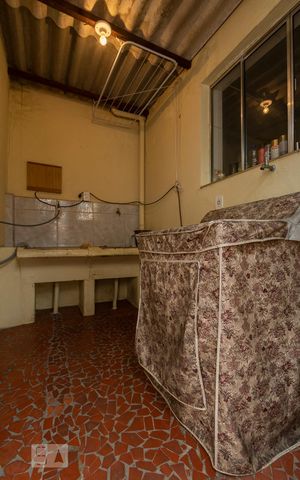 Casa à venda com 400m², 4 quartos e 6 vagasAREA DE SERVIÇO