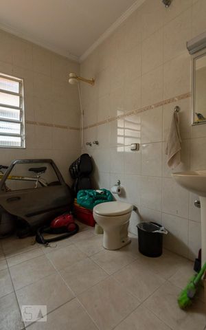 Casa à venda com 400m², 4 quartos e 6 vagasBANHEIRO