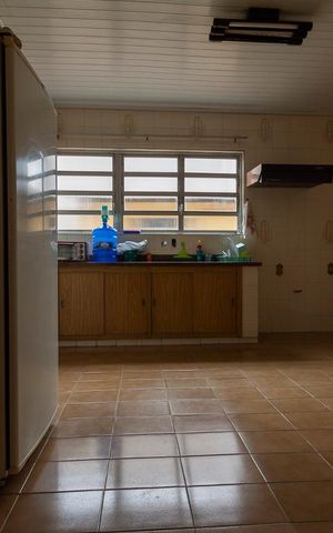 Casa à venda com 400m², 4 quartos e 6 vagasCOZINHA