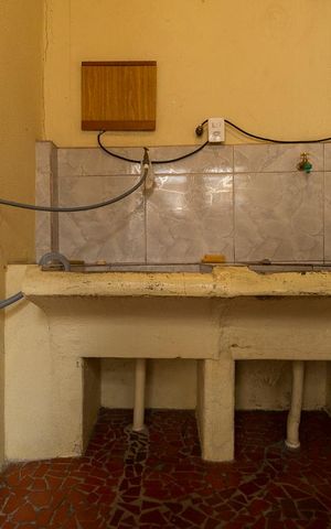 Casa à venda com 400m², 4 quartos e 6 vagasAREA DE SERVIÇO