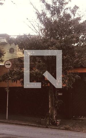 Casa para alugar com 350m², 4 quartos e 5 vagasFachada