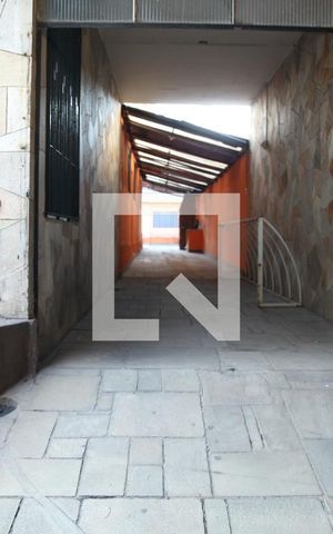 Casa para alugar com 350m², 4 quartos e 5 vagasQuintal Garagem