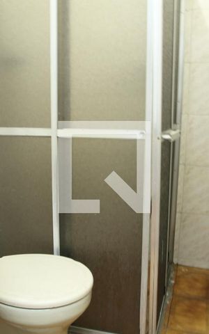 Casa para alugar com 350m², 4 quartos e 5 vagasBanheiro de serviço