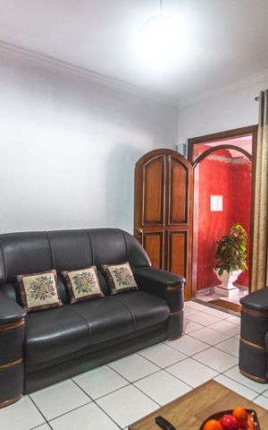 Casa à venda com 451m², 3 quartos e 13 vagasSala de estar