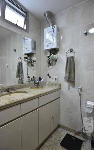 Apartamento à venda com 322m², 4 quartos e 3 vagasBanheiro Social