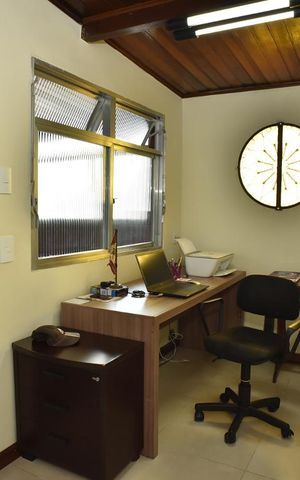 Apartamento à venda com 322m², 4 quartos e 3 vagasEscritório