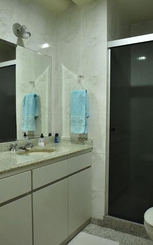 Apartamento à venda com 322m², 4 quartos e 3 vagasBanheiro Social