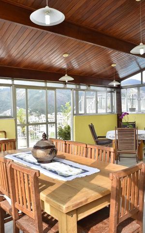Apartamento à venda com 322m², 4 quartos e 3 vagasSalão