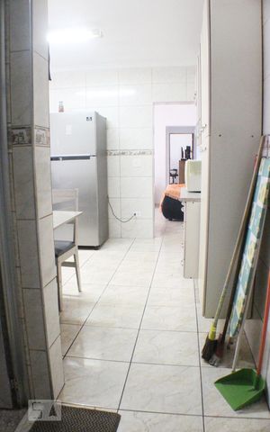 Casa à venda com 140m², 4 quartos e 3 vagas Casa à venda com 140m², 4 quartos e 3 vagasCozinha