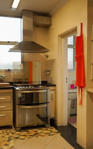Apartamento à venda com 137m², 3 quartos e 2 vagas Apartamento à venda com 137m², 3 quartos e 2 vagasCozinha