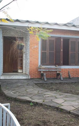 Casa à venda com 600m², 2 quartos e 4 vagasFachada