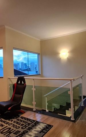 Casa à venda com 160m², 3 quartos e 4 vagas Casa à venda com 160m², 3 quartos e 4 vagasEscritório