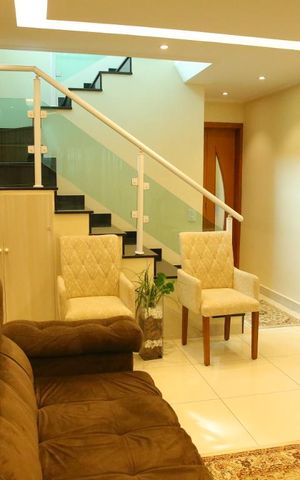 Casa à venda com 160m², 3 quartos e 4 vagasSala