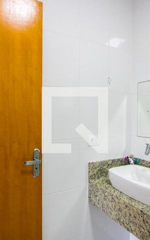 Casa à venda com 370m², 5 quartos e 6 vagasBanheiro do quarto 1