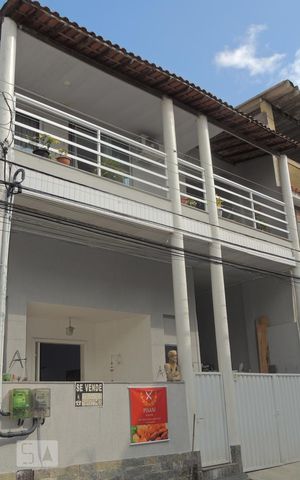 Casa à venda com 300m², 4 quartos e 3 vagasFachada 