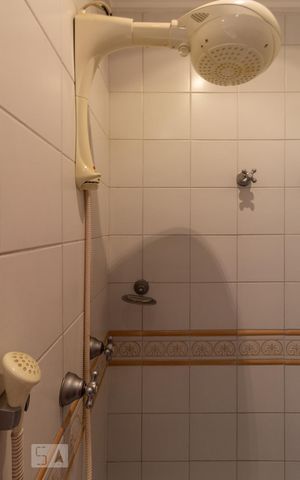 Casa à venda com 375m², 5 quartos e 3 vagas Casa à venda com 375m², 5 quartos e 3 vagasBanheiro Suite 1