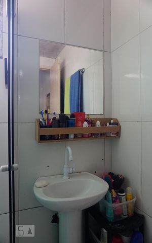 Apartamento para alugar com 69m², 2 quartos e 1 vaga Apartamento para alugar com 69m², 2 quartos e 1 vagaBanheiro